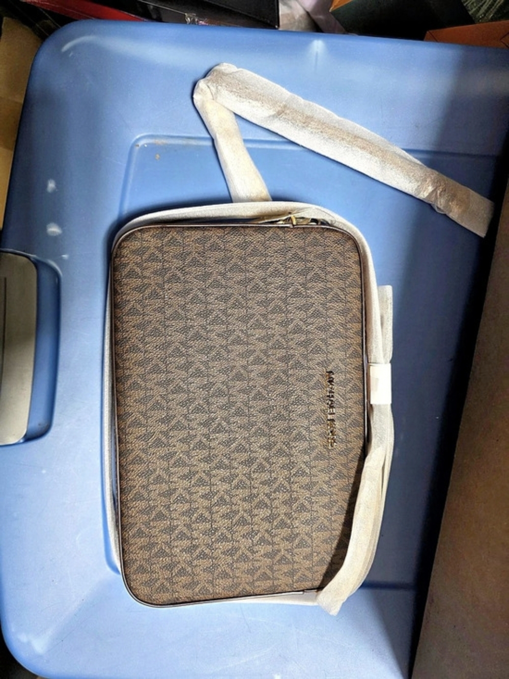 Michael Kors Jet Set Item LG EW Crossbody Bag in Brown NWT